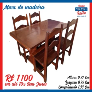 Mesa de madeira com 4 cadeiras