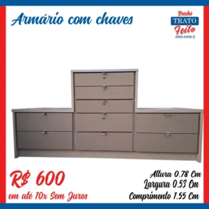 Armário com chave nas gavetas