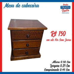 Mesa de cabeceira de madeira
