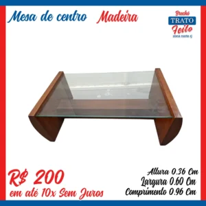 Mesa de centro com tampo de vidro