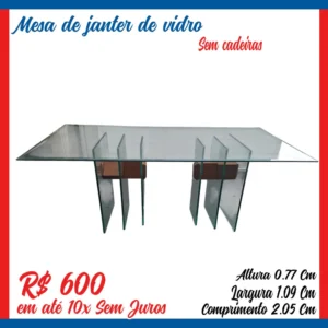 Mesa de vidro sem cadeiras