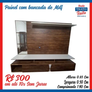 Painel com prateleira