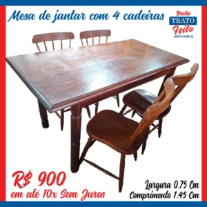 Mesa com 4 cadeiras de madeira